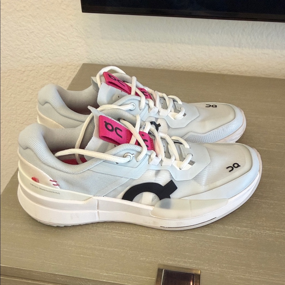 On Cloud Roger Pro 2